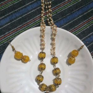 Pearl Necklace With Earrings