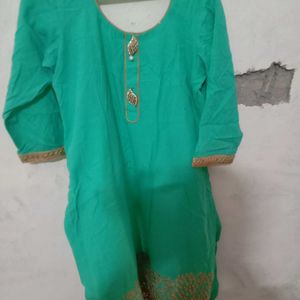 Diwali Sale!!! Combo of 3 Kurtas & 1 shrug