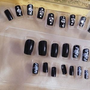 Pack Of 24 Stick On Nails