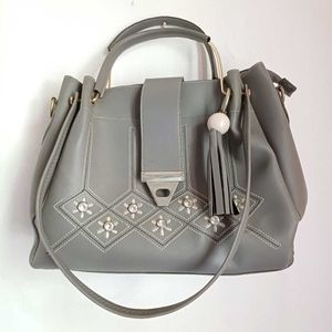 Grey Handbag 👜