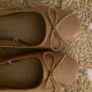 Brown ballerinas