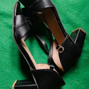 Sandel Black