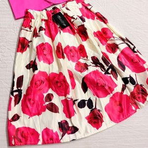 Flowery skirt