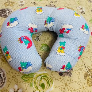 Babyhug Cotton Feeding Pillow🌸