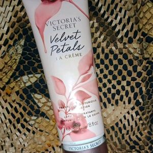 Vs Velvet Petals La Creme Lotion