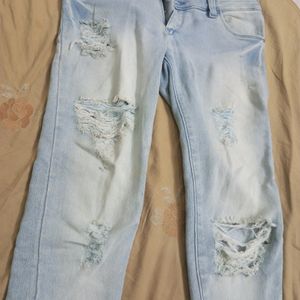 Damaged Style Jeans.....