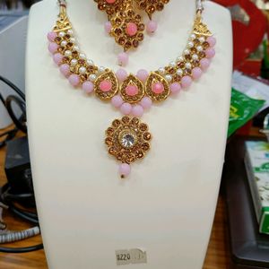 Beautiful Light Jewellery Set