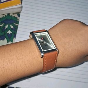 wrist watch witnout battery or cell