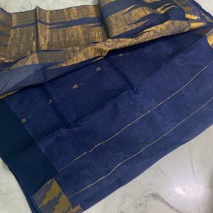 Temple Border Saree With Golden Haze