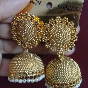 Golden Jhimmki With White Pearls