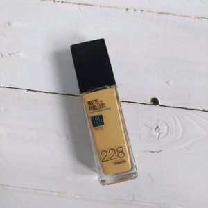 Maybelline Fit Me Matte+ Poreless Foundation