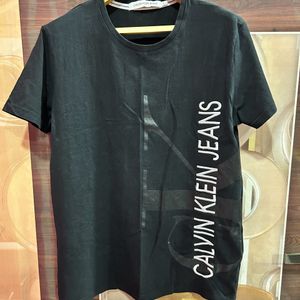 Calvin Klein Black T-shirt For Mens