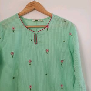 Green Embroidered Kurtha (Women's)