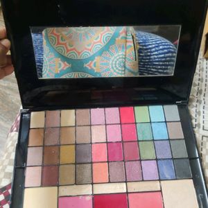 3 Makeup Palette