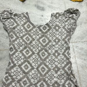 A Patterned Grey Cotton Top