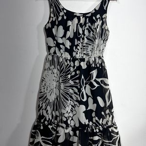 Women’s Black&White Dresse