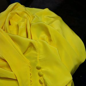 PRICE DROP 🔴Women's Yellow Top/Blouse