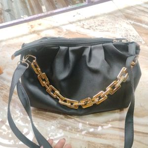 Handbags Colour Black And Golden