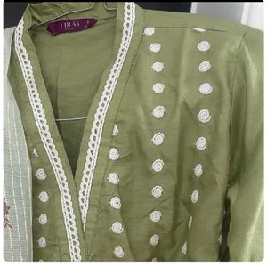 Green Embroidered Silk Blend Kurta,Plazzo,Dupatta