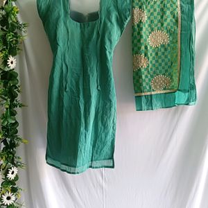 Embroidered Green Kurti With Dupatta Set