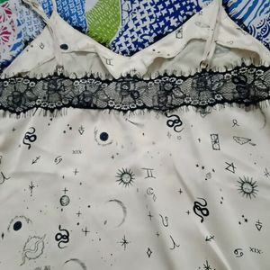 DelivayLace Detailed Unique Top