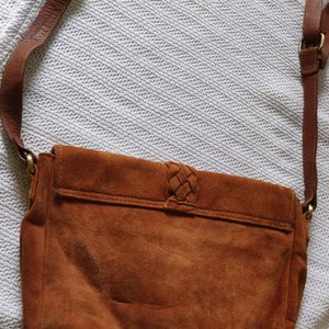 SHOULDER BAG/SLING BAG