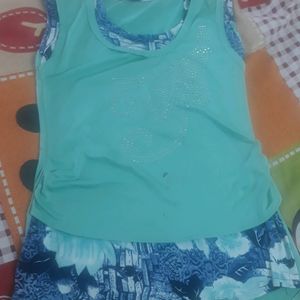 Beautiful Top For 6 To 8 Year Girl