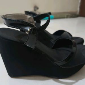 Black Wedge