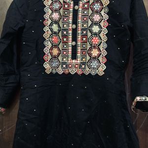 Label ‘Rammy Designer’ Kurta Set