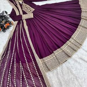 Beautiful 🟣Gown🟣 For Women With Dupatta