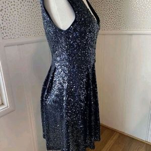 FOREVER 21 Medium Midnight Blue Sequin Prom/Cockta