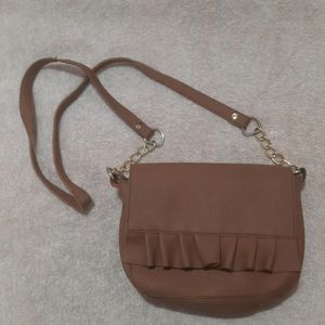 Brown Slingbag 🤎