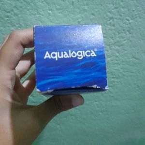 AQUALOGICA GLOW + DEWY SUNSCREEN