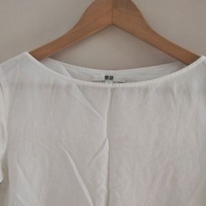 Uniqlo Beautiful White Top