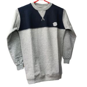 Grey Colour Full Sleeve Crewneck Sweatshirt