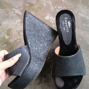 Black Wedges