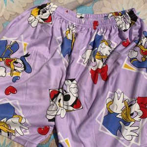 Daisy Duck shorts 🦋