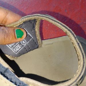 7 to 8Year Sandal Good Condition