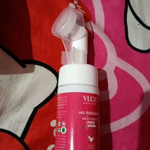 Vlcc Nature Science Pro Brightening Face Wash