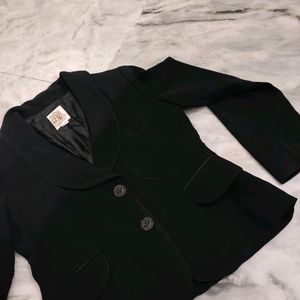 black formal blazer,