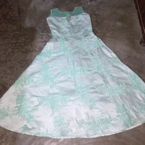 Sea Green Simple Yet Beautiful Sleevless Mid-gown