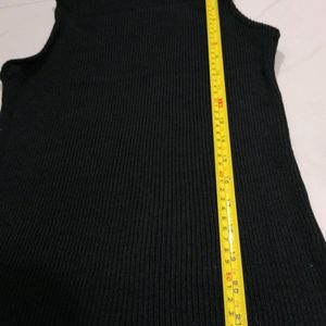 Black Sleeveless Turtle Neck Sweater