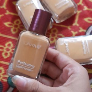 Lakme Perfecting Liquid Foundation