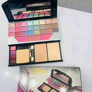 Makeup Kit With Freebie