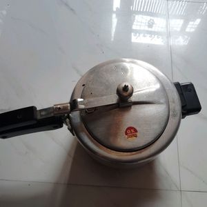 Silver Pressure Cooker 5 Litre