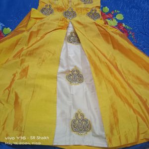 Yellow 🟡 Colour Gown For Kids 12,14 Years
