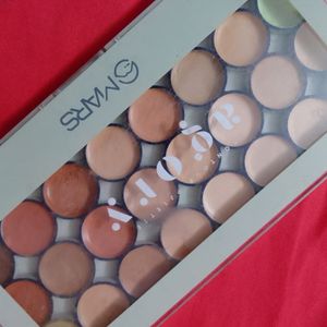 Combo..Eyeshadow, Concealer And Corrector Palette