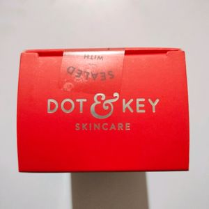 🎀 05- Beige Dot & Key Tinted Sunscreen