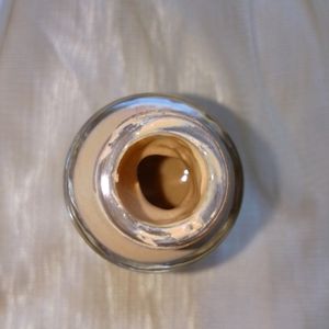 Elle18 Foundation 3/4 Time Used