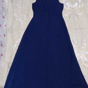 Madameo Navy Blue Sleeveless Gown